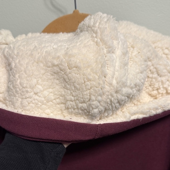 Burgundy Zip-Up Hoodie with Sherpa Lining and gloves - Picture 8 of 8